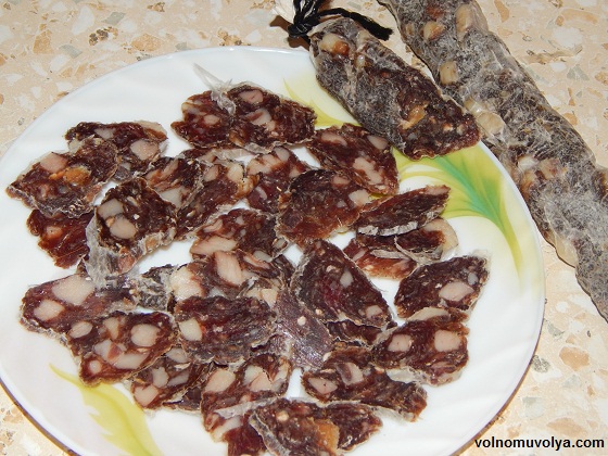 как-сделать-сыровяленую-колбасу