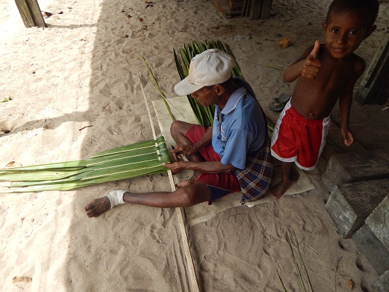 плетение из листьев пальмы