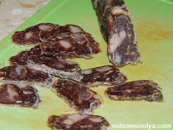 сыровяленая-колбаса-домашняя